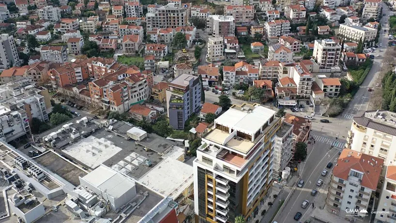 Budva’da Yeni Konut Projesi – Bulvar Üzerinde Harika Konumda Daireler